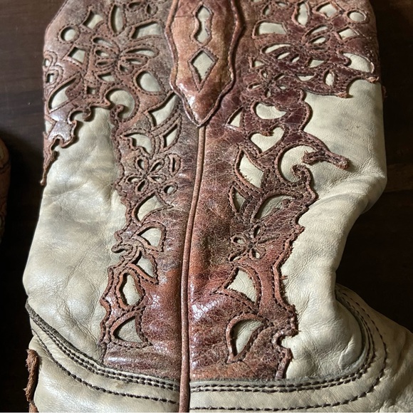 Corral Lace Overlay Leather Square Toe Cowgirl Boots - Picture 9 of 11